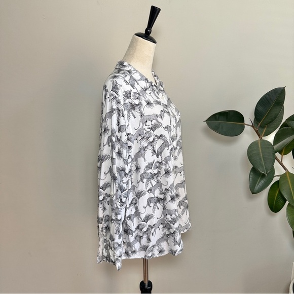 Jane and Delancy Long Sleeve Button Up Tropical Cheetah Print Shirt 1X - Picture 2 of 7